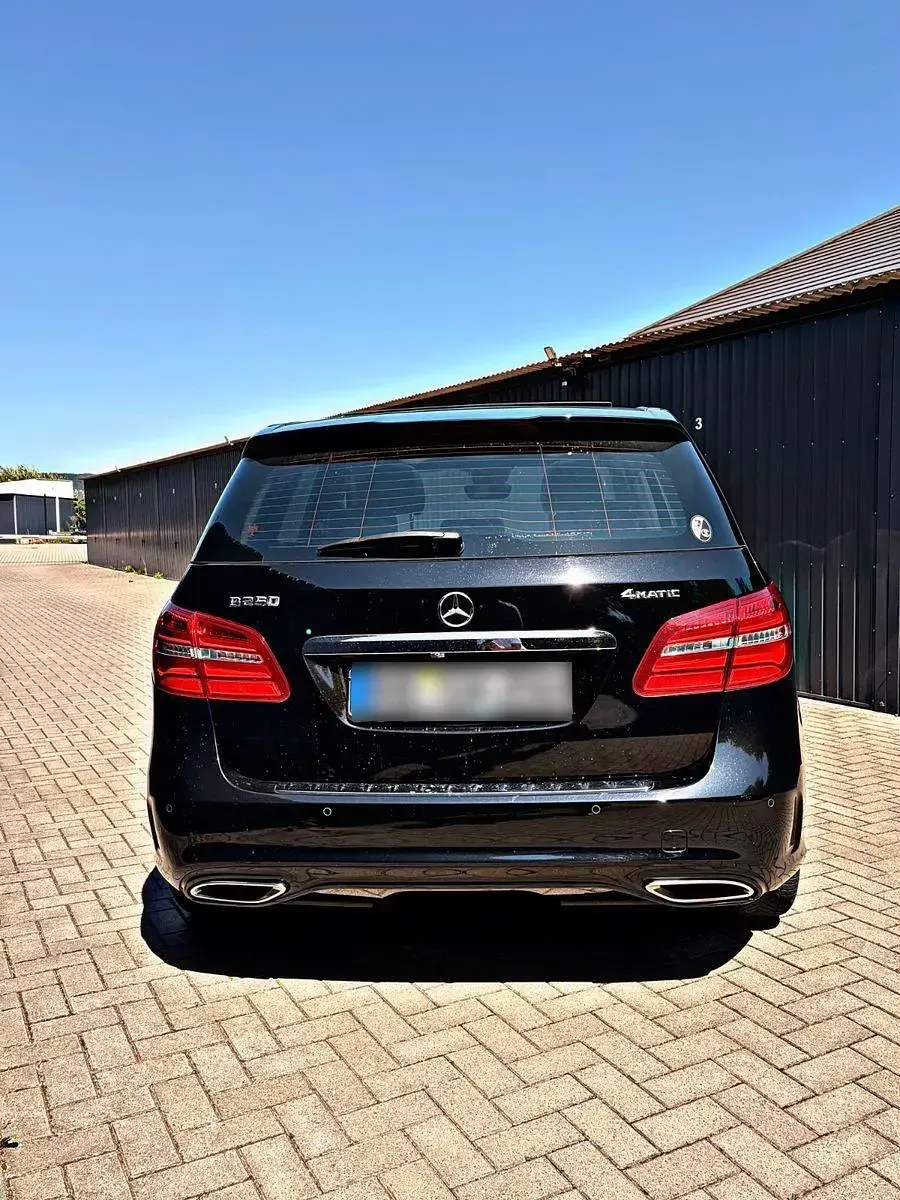 Gebraucht Mercedes B250 AMG 211 PS (155 kW) 2018 Schwarz Kleinwagen