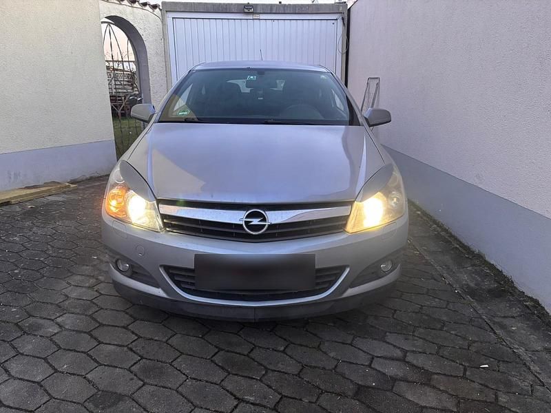 Gebraucht Opel Astra GTC 140 PS (102 kW) 2006 Silber Coupé