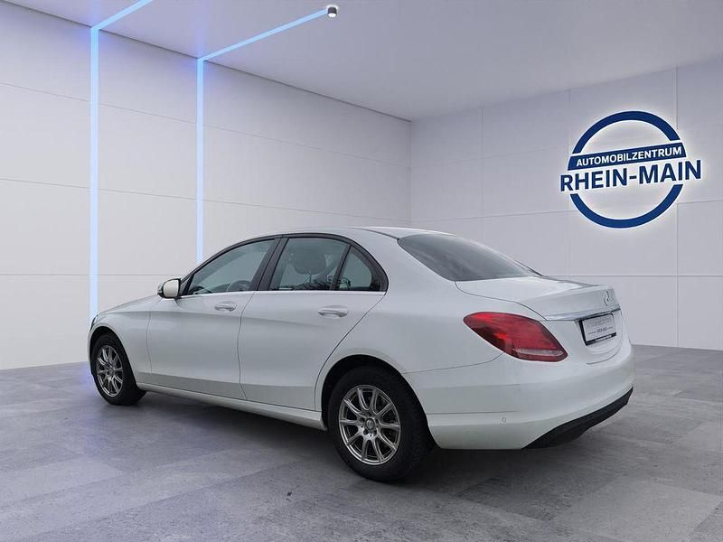 Gebraucht Mercedes C180 116 PS (85 kW) 2017 Weiß Limousine