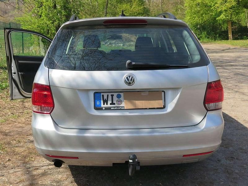 Silber Gebraucht 2013 VW Golf VII Comfortline Kombi | 3.500 € (Fairer Preis) - Bild 1/4