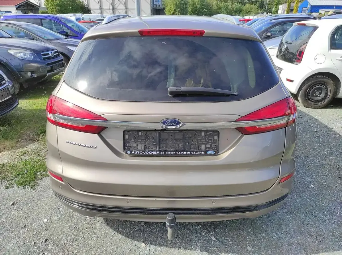 Gebraucht Ford Mondeo Titanium 150 PS (110 kW) 2019 Diffused silver Kombi