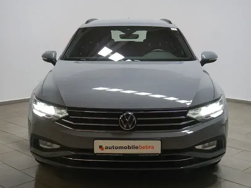 Gebraucht VW Passat Business 200 PS (147 kW) 2022 Mondsteingrau Kombi