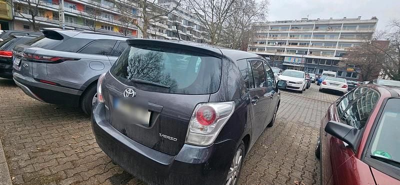 Gebraucht Toyota Verso 150 PS (110 kW) 2009 Grau Van / Kleinbus