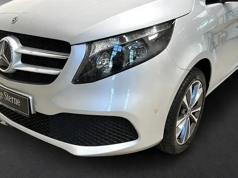 Gebraucht Mercedes V220 Edition 163 PS (119 kW) 2022 Silber Van / Kleinbus