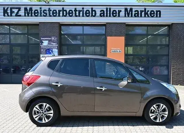 Gebraucht Kia Venga DREAM-TEAM Edition 125 PS (91 kW) 2018 Braun Kleinwagen