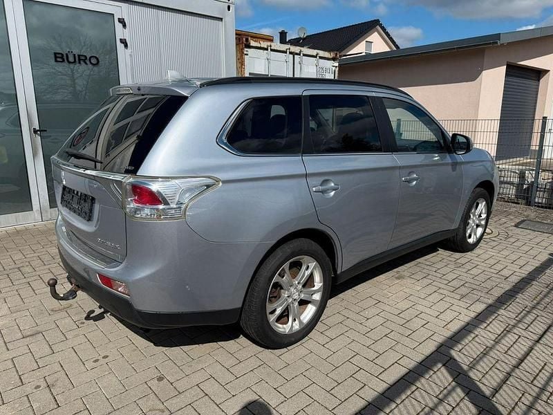 Gebraucht Mitsubishi Outlander Instyle 150 PS (110 kW) 2012 Silber SUV