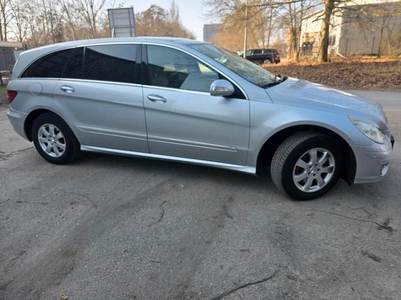 Gebraucht Mercedes R320 231 PS (169 kW) 2006 Silber Van / Kleinbus
