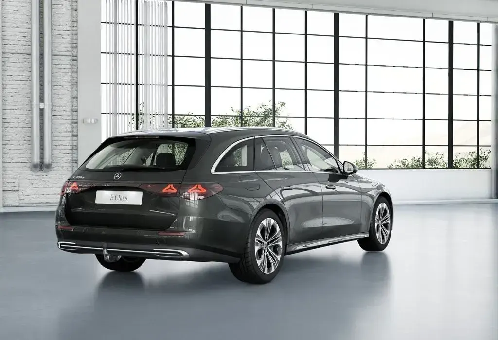 Gebraucht Mercedes E300 Avantgarde 204 PS (150 kW) 2025 Grau metalliclack graphitgrau Kombi