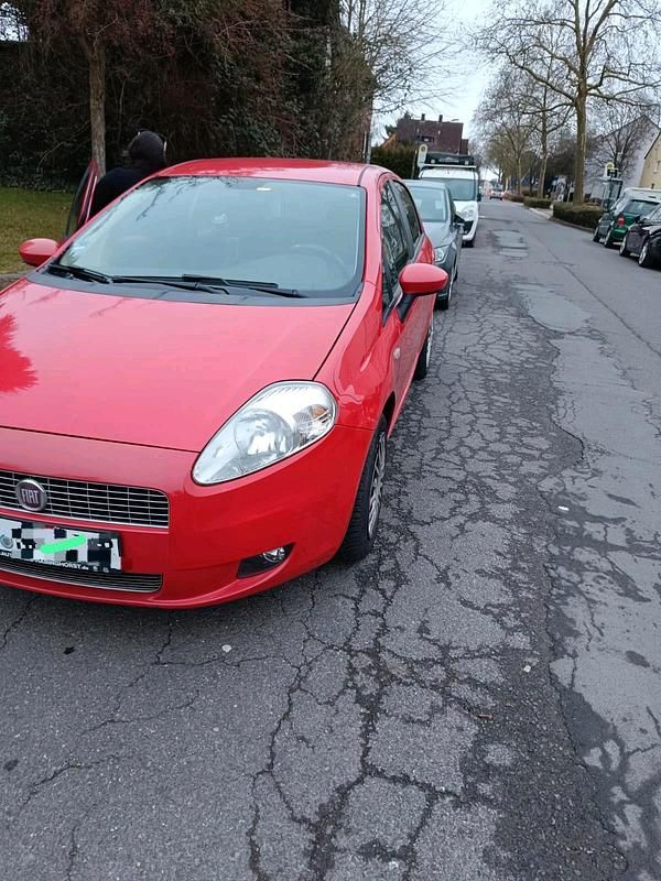 Gebraucht Fiat Punto 70 PS (51 kW) 2010 Rot Kleinwagen