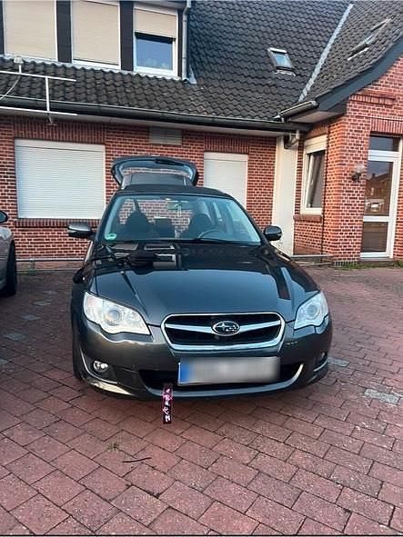Grau Gebraucht 2007 Subaru Legacy Kombi | 4.999 € (Fairer Preis) - Bild 1/4