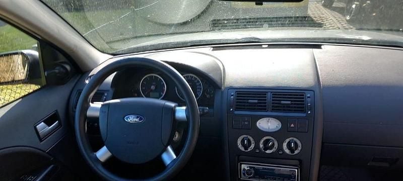 Gebraucht Ford Mondeo Trend 110 PS (80 kW) 2001 Grau Kombi