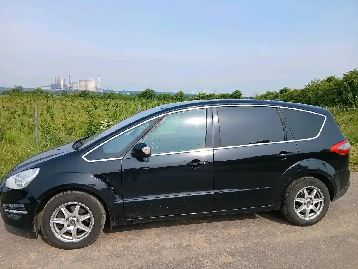 Używany Ford S-MAX S 199 KM (146 kW) 2012 Czarny Minivan