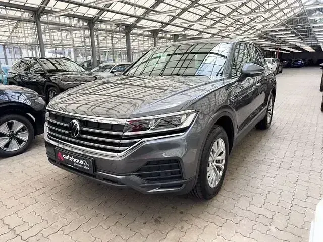 Gebraucht VW Touareg 231 PS (169 kW) 2023 Grau SUV
