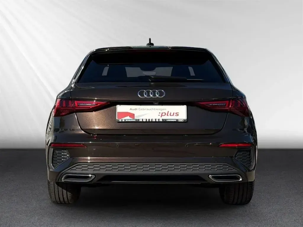 Gebraucht Audi A3 Ambiente 204 PS (150 kW) 2023 Javabraun (metallic) Limousine