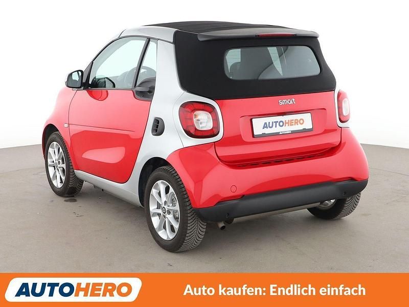 Gebraucht Smart ForTwo Cabrio Basis 71 PS (52 kW) 2017 Rot Cabrio