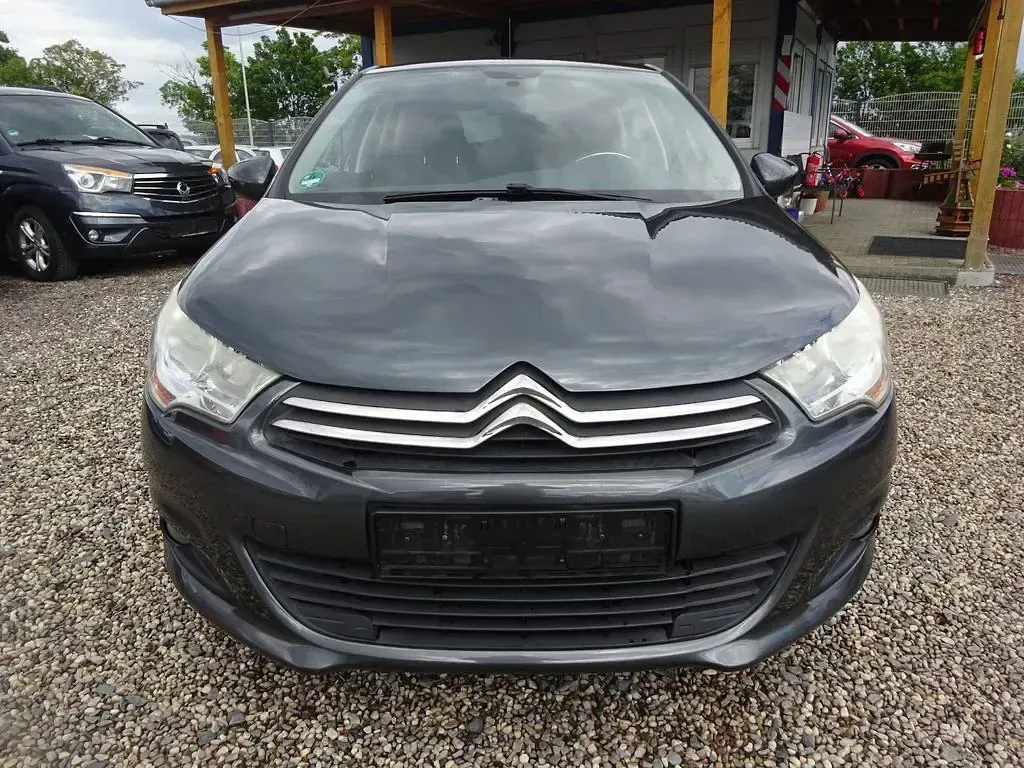 Gebraucht Citroën C4 Tendance 120 PS (88 kW) 2012 Grau Limousine