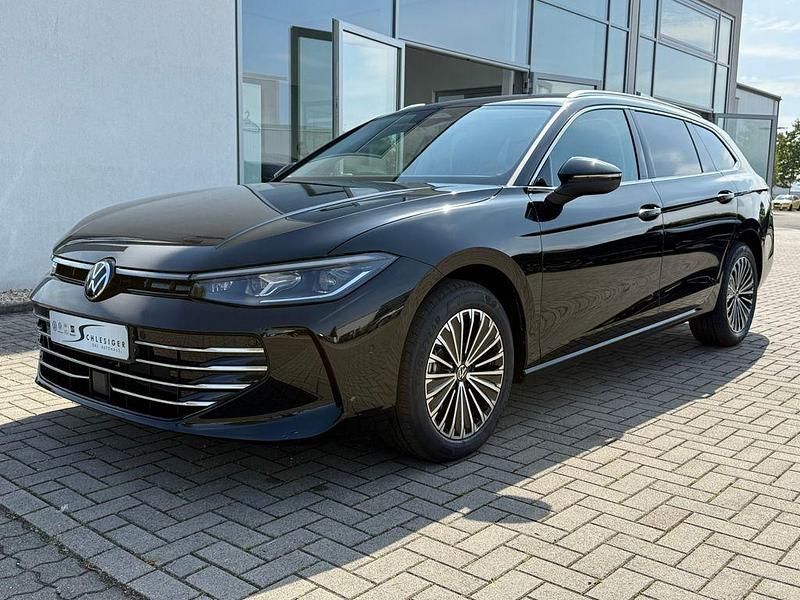 Schwarz Neu 2025 VW Passat Elegance Kombi | 46.250 € (Superpreis) - Bild 1/4