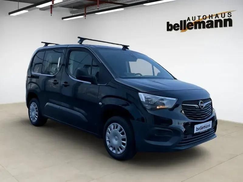 Używany Opel Combo Selection 110 KM (80 kW) 2020 Czarny Minivan