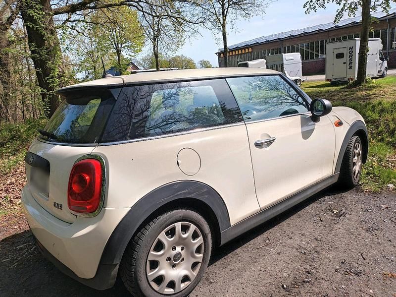 Second-hand Mini Cooper 75 CP (55 kW) 2015 Alb Hatchback