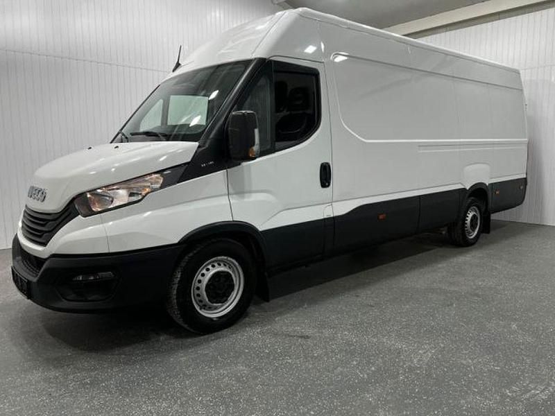 Weiß Gebraucht 2023 Iveco Daily Van | 25.590 € (Fairer Preis) - Bild 1/4