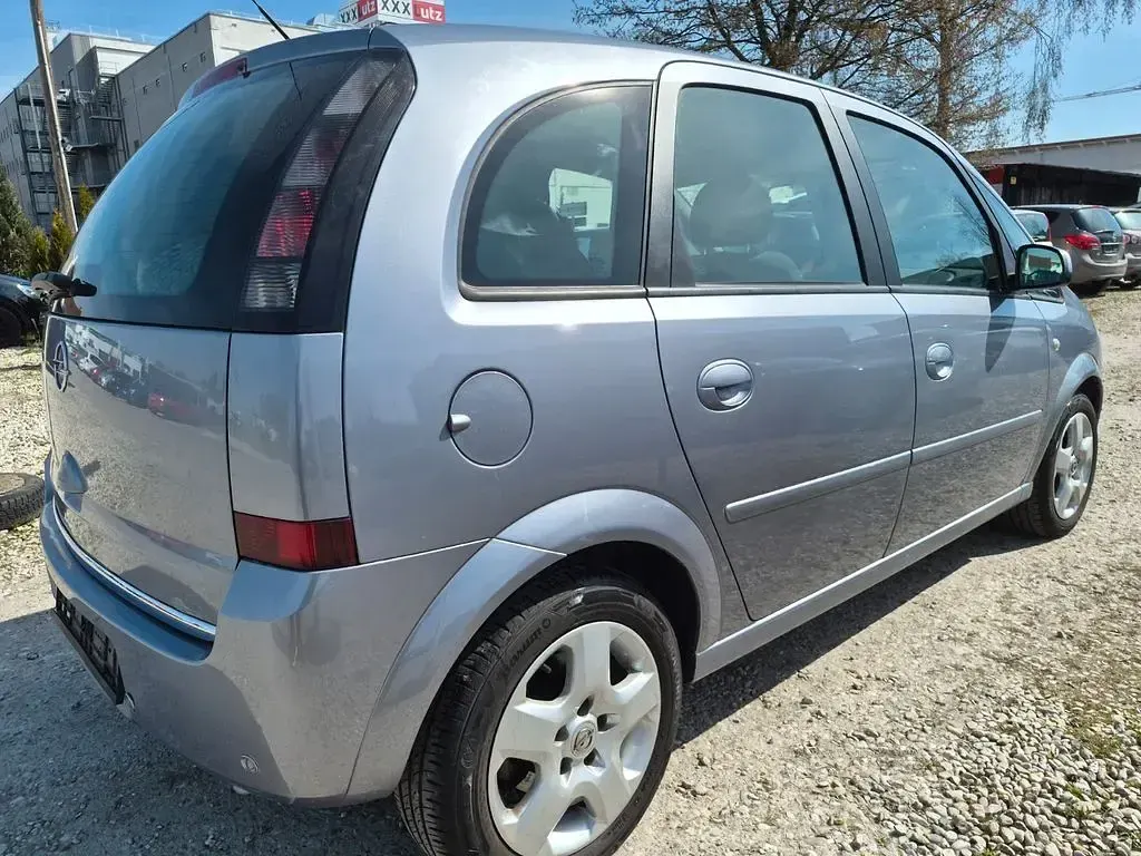 Gebraucht Opel Meriva Innovation 105 PS (77 kW) 2009 Silber Van / Kleinbus