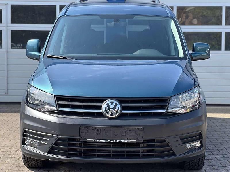 Second-hand VW Caddy Maxi 102 CP (75 kW) 2017 Verde Monovolum