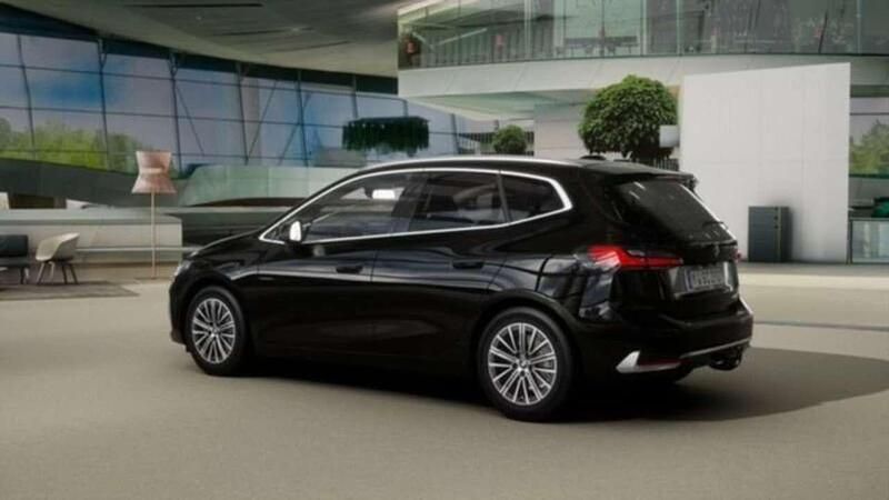 Neu BMW 218 Luxury Line 136 PS (100 kW) 2026 Schwarz uni Kombi