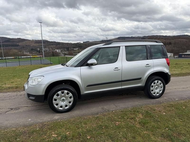 Gebraucht Skoda Yeti Plus Edition 110 PS (80 kW) 2012 Silber SUV