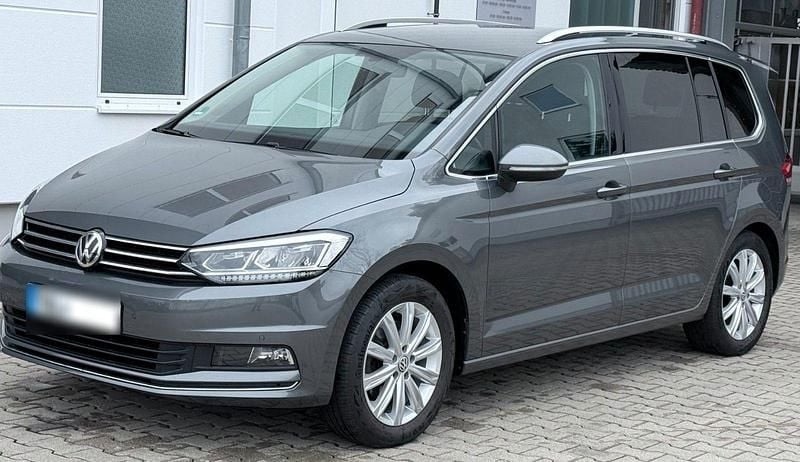 Gebraucht VW Touran Highline 150 PS (110 kW) 2019 Grau Van / Kleinbus