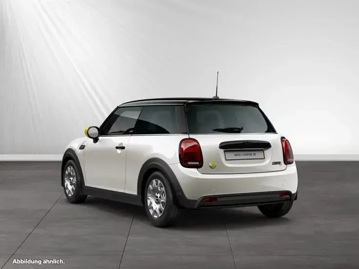 Gebraucht Mini Cooper SE 135 kW (184 PS) 2023 Nanuq white Kleinwagen