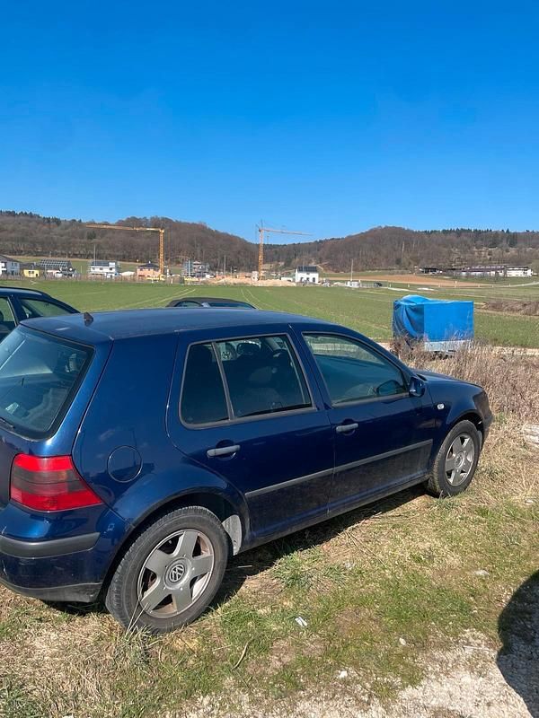 Gebraucht VW Golf IV 75 PS (55 kW) 2002 Blau Limousine