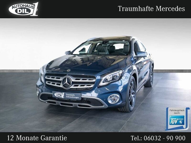 Blau (denimblau metalliclack) Gebraucht 2020 Mercedes GLA250 Urban SUV | 24.450 € (Fairer Preis) - Bild 1/3