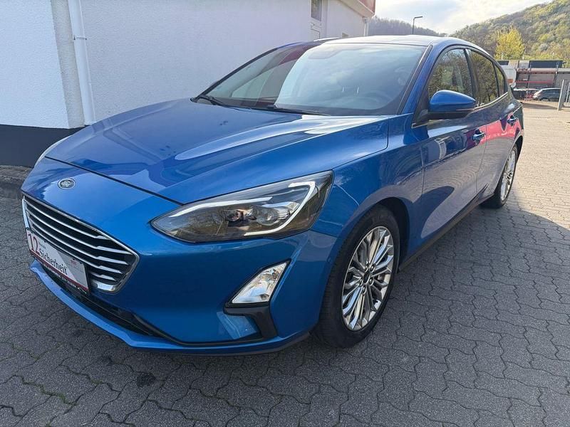 Gebraucht Ford Focus Titanium 125 PS (91 kW) 2019 Blau Limousine