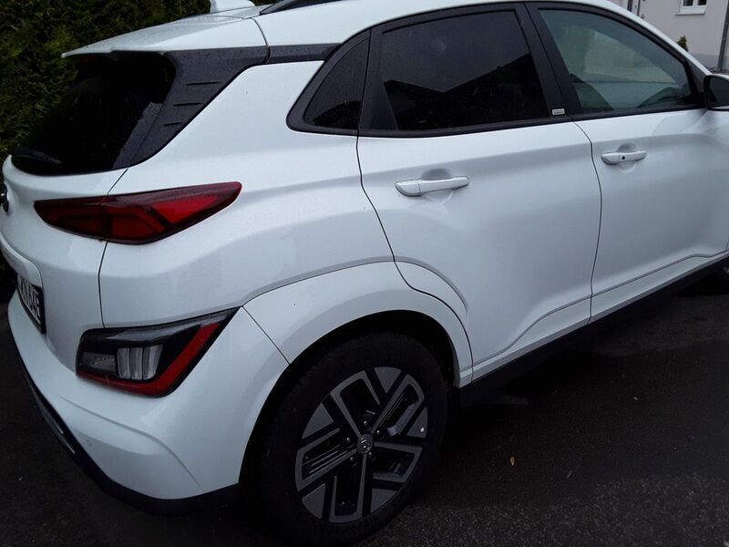 Weiß Gebraucht 2021 Hyundai Kona Trend SUV | 18.900 € (Fairer Preis) - Bild 1/4