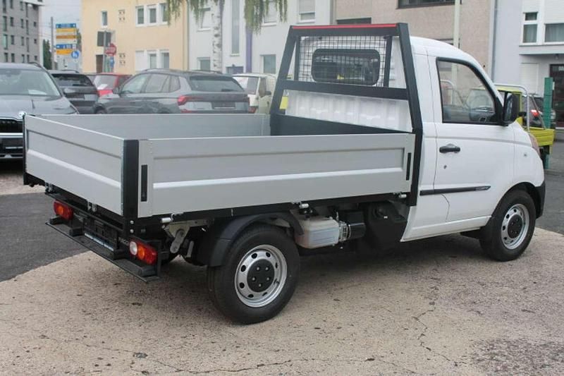 Nowe Piaggio Porter 106 KM (77 kW) 2025 Pomarańczowy SUV