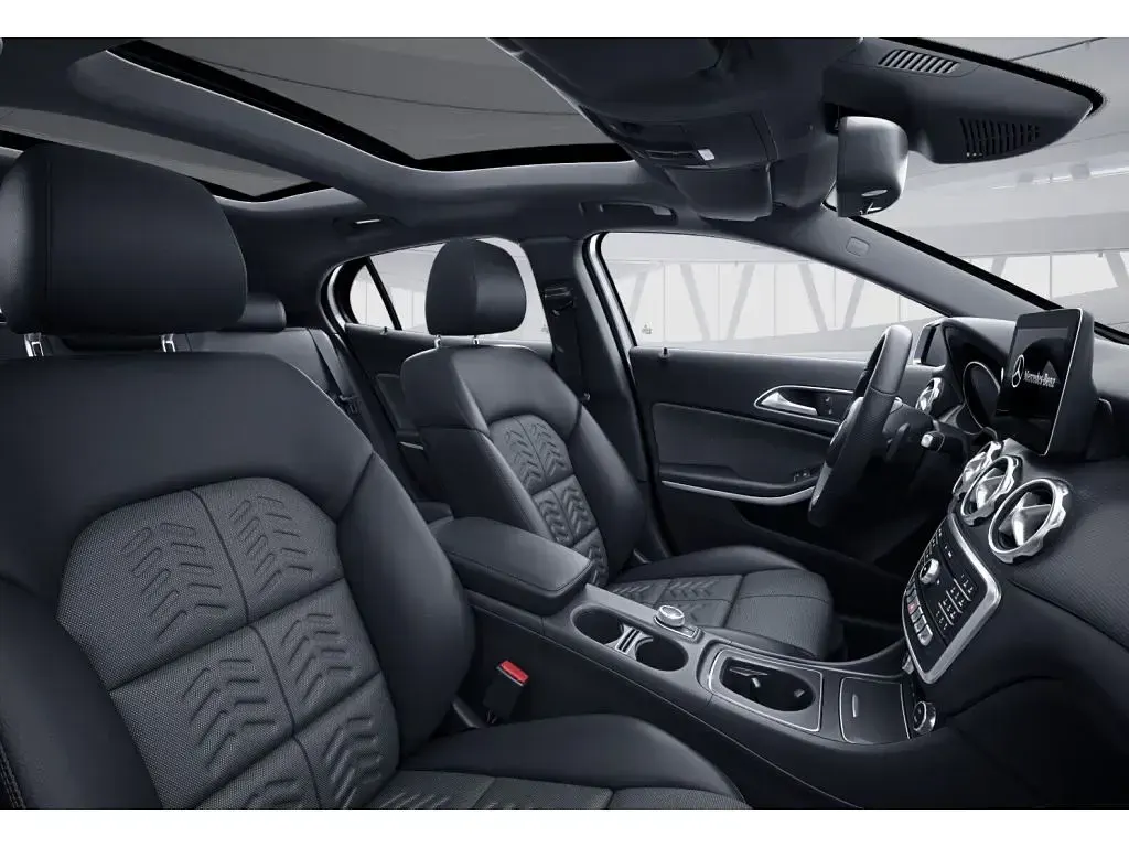 Gebraucht Mercedes GLA180 122 PS (89 kW) 2019 Silber iridiumsilber (metallic) SUV