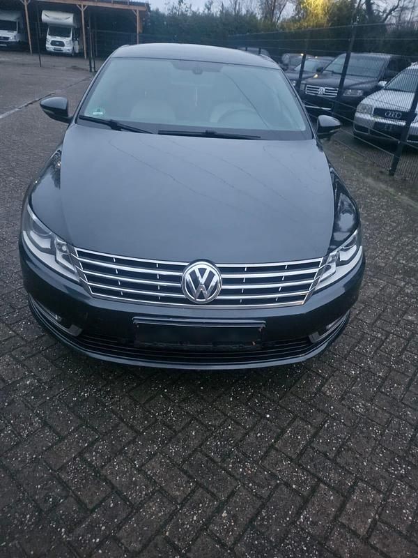 Grau Gebraucht 2014 VW Passat Limousine | 8.999 € (Fairer Preis) - Bild 1/4