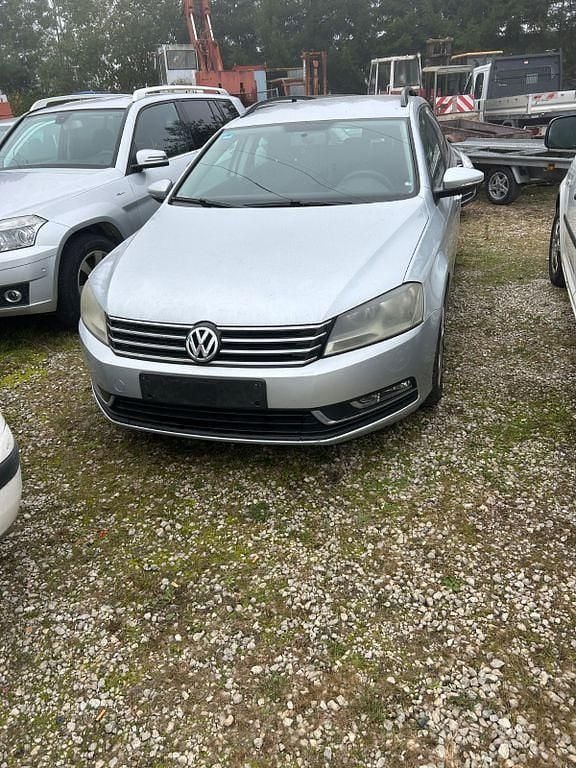 Gebraucht VW Passat Trendline 140 PS (102 kW) 2012 Silber Kombi
