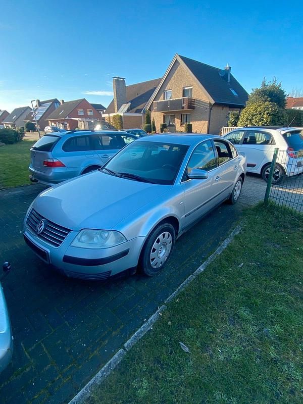 Gebraucht VW Passat 106 PS (77 kW) 2001 Silber Limousine