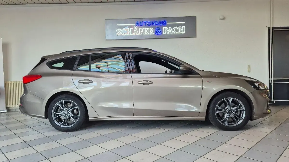 Gebraucht Ford Focus ST-Line 125 PS (91 kW) 2019 Grau Kombi