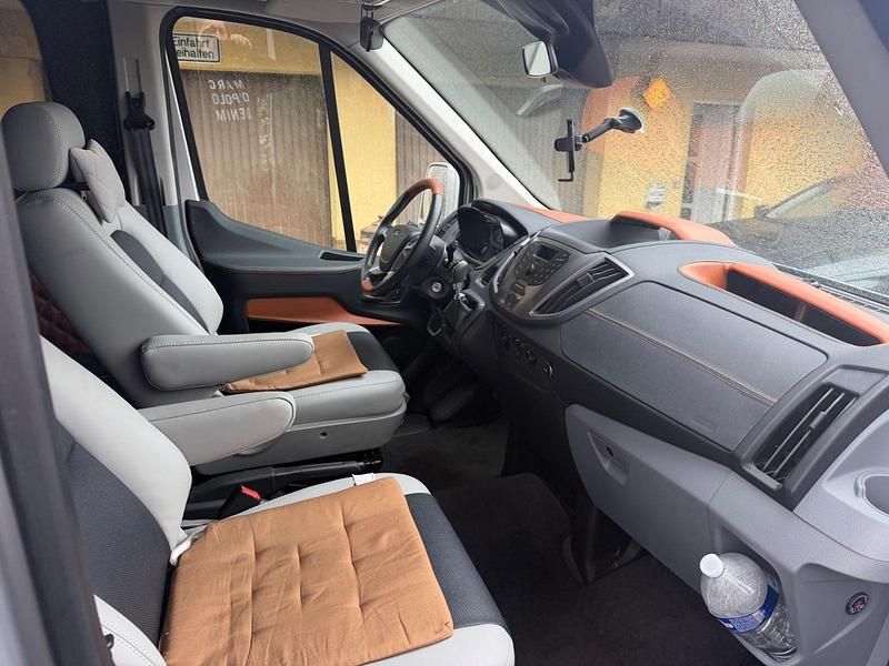 Gebraucht Ford Transit Trend 170 PS (125 kW) 2018 Silber Van / Kleinbus