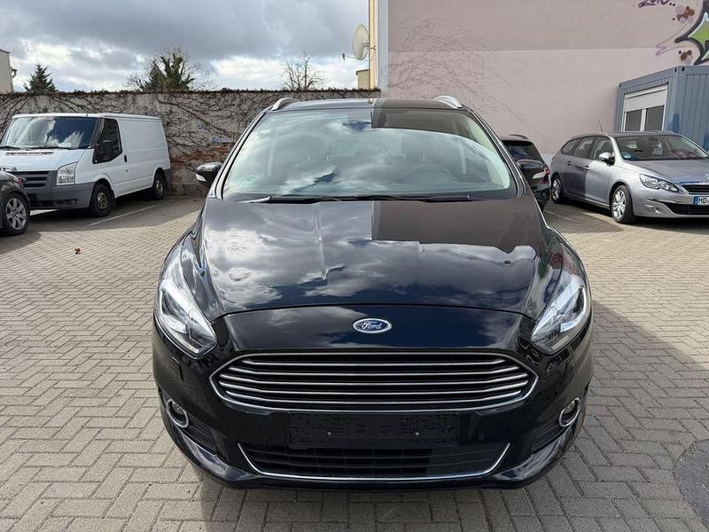 Gebraucht Ford S-MAX Titanium 190 PS (139 kW) 2019 Schwarz Van / Kleinbus
