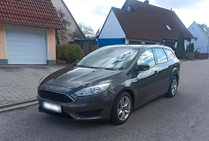 Gebraucht Ford Focus 120 PS (88 kW) 2015 Grau Kombi