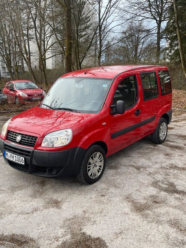 Gebraucht Fiat Doblò Emotion 77 PS (56 kW) 2009 Rot Van / Kleinbus