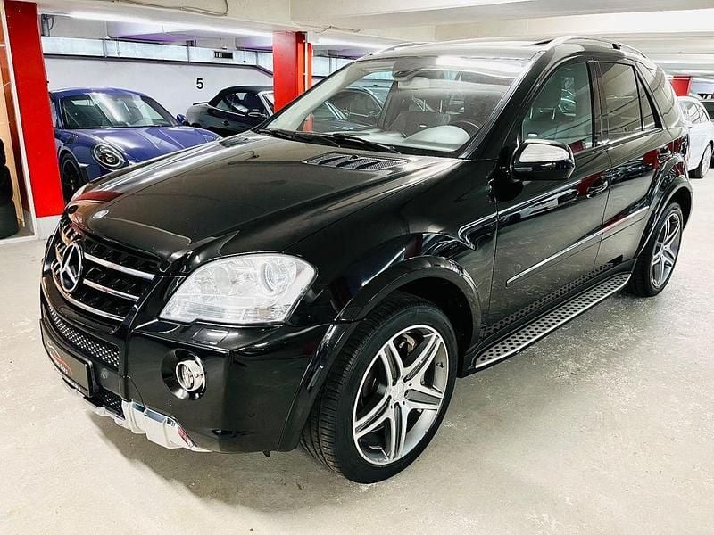 Schwarz Gebraucht 2009 Mercedes ML63 AMG AMG SUV | 23.500 € (Etwas zu teuer) - Bild 1/4