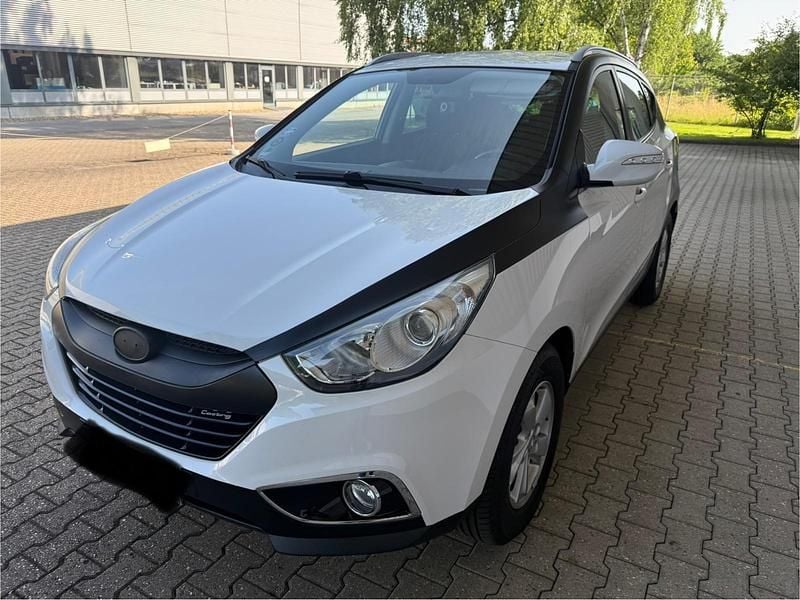 Weiß Gebraucht 2012 Hyundai ix35 SUV | 5.999 € (Guter Preis) - Bild 1/4