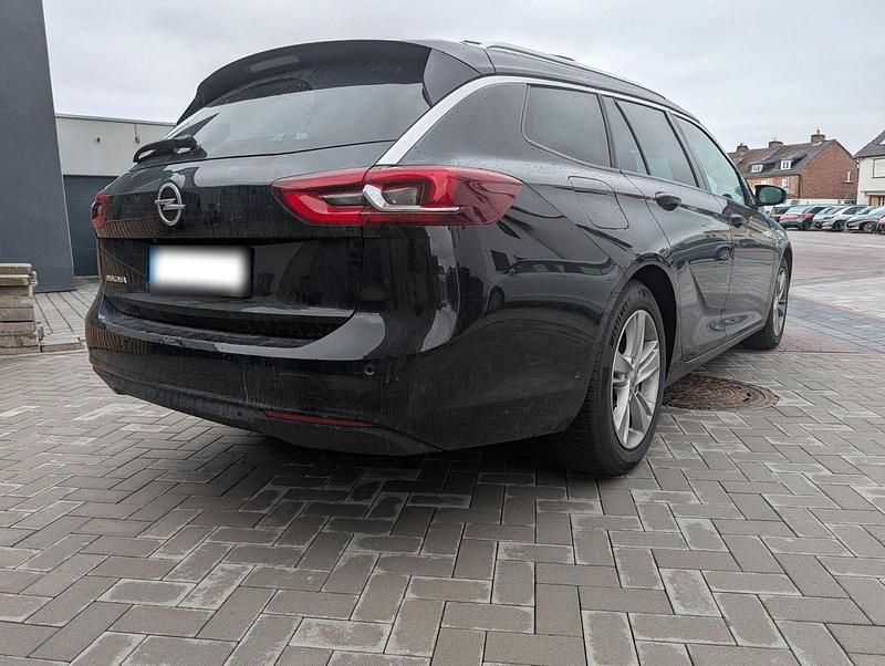 Gebraucht Opel Insignia 136 PS (100 kW) 2020 Schwarz Kombi