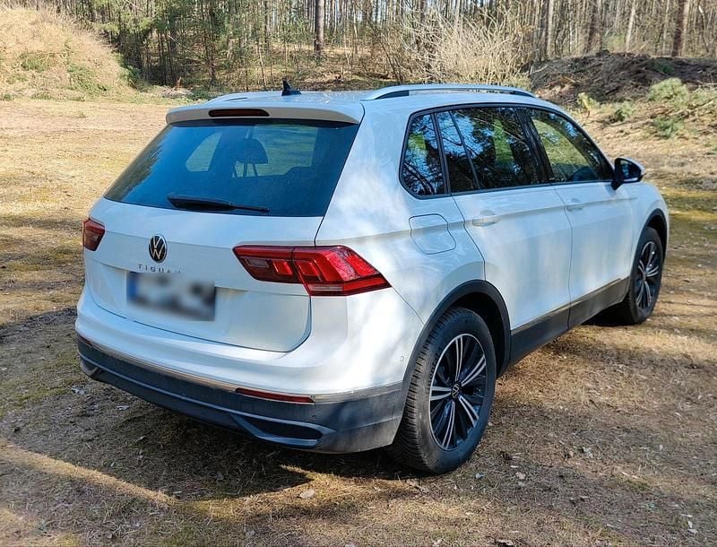 Gebraucht VW Tiguan Active 150 PS (110 kW) 2021 Weiß SUV