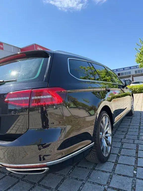 Używany VW Passat Highline 220 KM (161 kW) 2016 Czarny Kombi