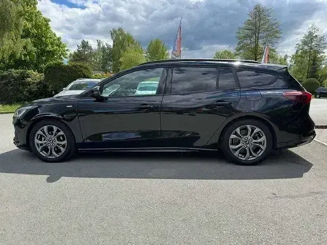 Gebraucht Ford Focus ST-Line 155 PS (114 kW) 2024 Obsidianschwarz metallic Kombi